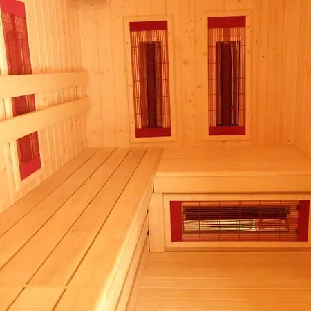 Aldeamento Turístico Piramida I *